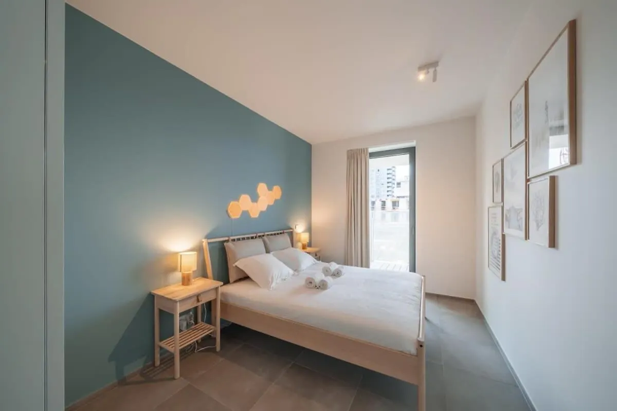 Huswell - Modern New Apartment With Pool Access And Parking Ostend