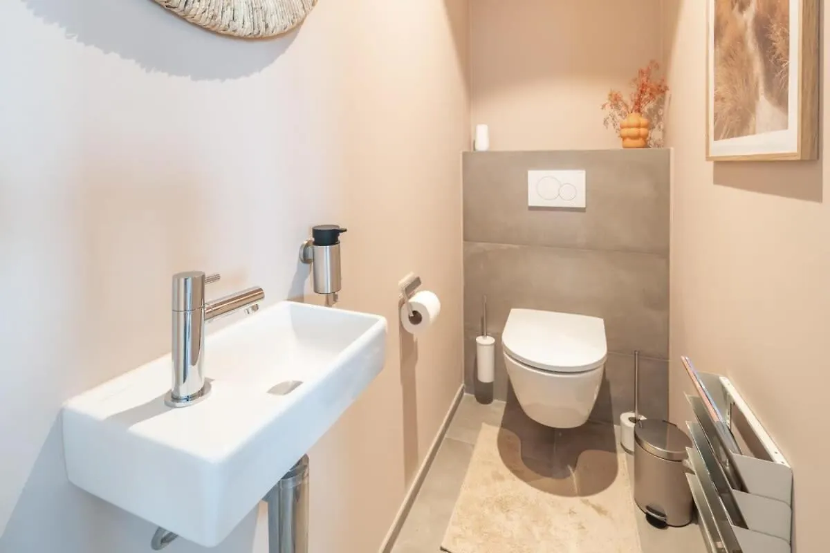 Huswell - Modern New Apartment With Pool Access And Parking Ostend 0*,  Belgium