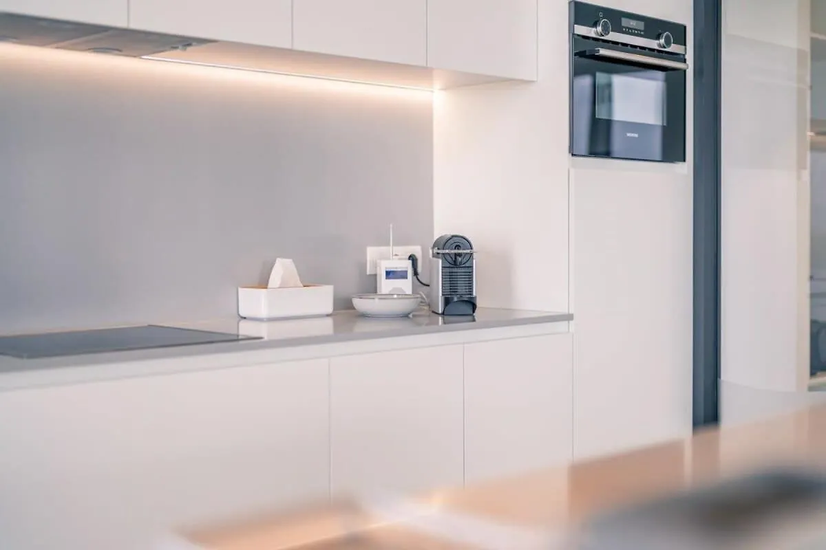 Huswell - Modern New Apartment With Pool Access And Parking Ostend