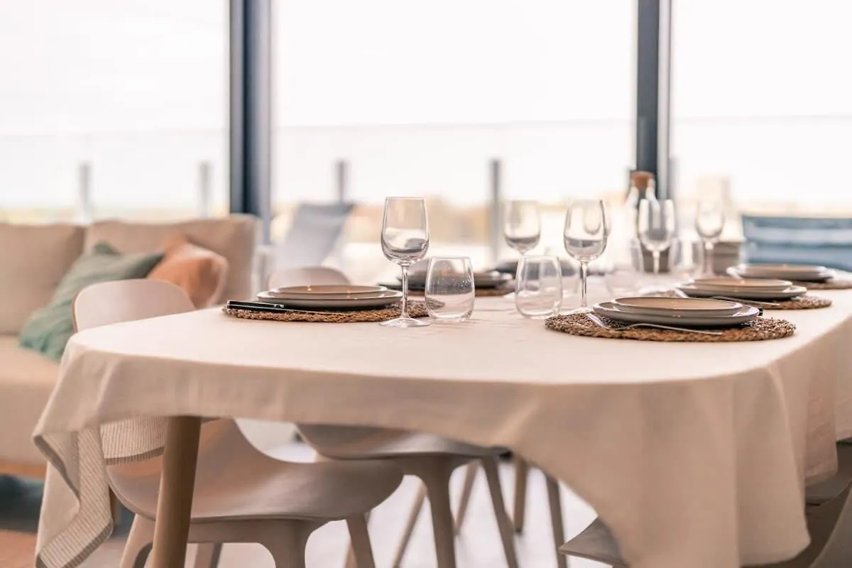 Huswell - Modern New Apartment With Pool Access And Parking Ostend
