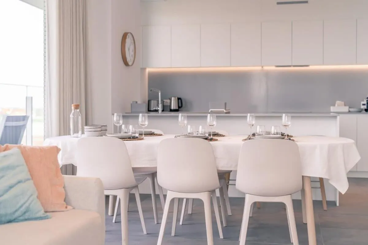 Huswell - Modern New Apartment With Pool Access And Parking Ostend